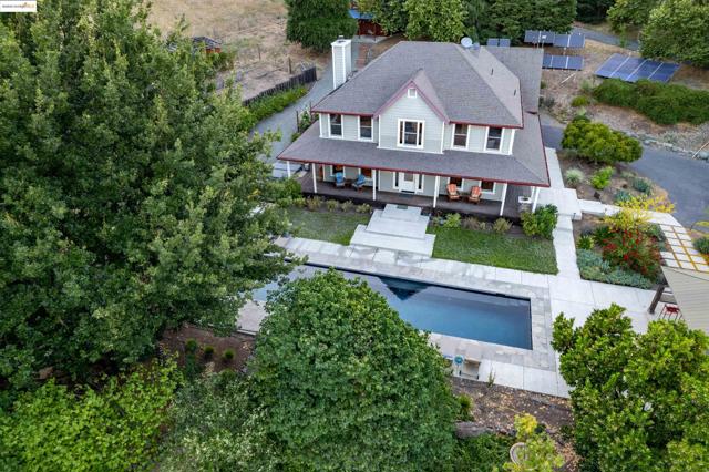 300 Rancho de Maria, Martinez CA: https://media.crmls.org/mediaz/09cf4c45-a784-4669-9189-cff91b925b98.jpg