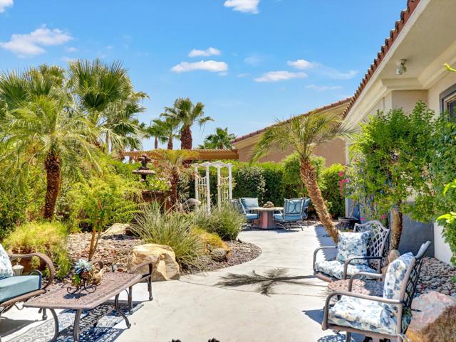 40882 Calle Claro, Indio CA: https://media.crmls.org/mediaz/09cf6ef5-6373-4912-841f-f9bc92fd2fb6.jpg