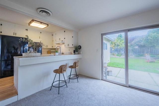 572 Inca Way, Salinas CA: https://media.crmls.org/mediaz/09d0855f-1b45-4544-a86b-9909c20dcf4c.jpg