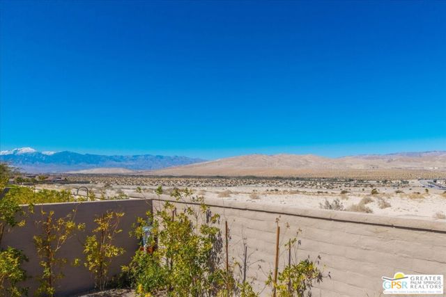 82 Prosecco, Rancho Mirage CA: https://media.crmls.org/mediaz/09d0cf48-301f-4a66-b5fb-edec0676cec0.jpg