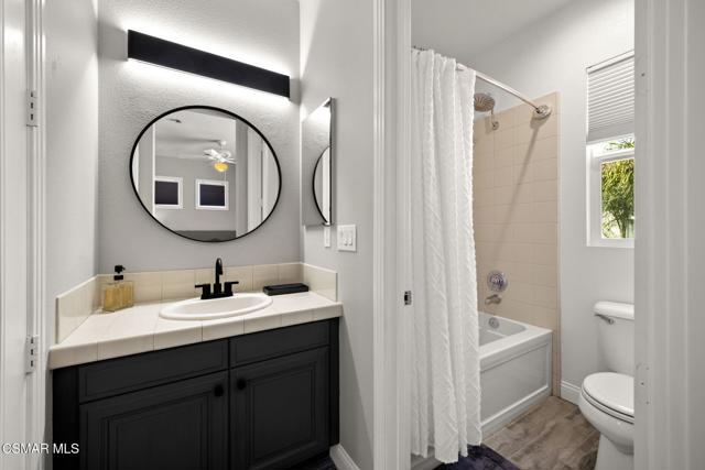 1915 Hazel Nut Court, Agoura Hills CA: https://media.crmls.org/mediaz/09d1864c-598e-48bf-9668-c22d9b283efc.jpg