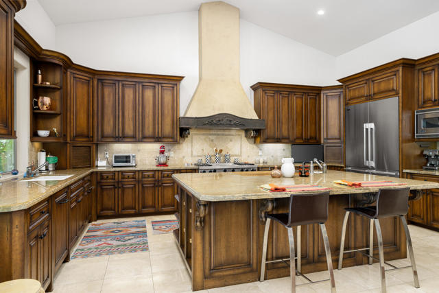 73342 Bursera Way, Palm Desert CA: https://media.crmls.org/mediaz/09d26198-94a1-408c-9ca5-62d585440375.jpg