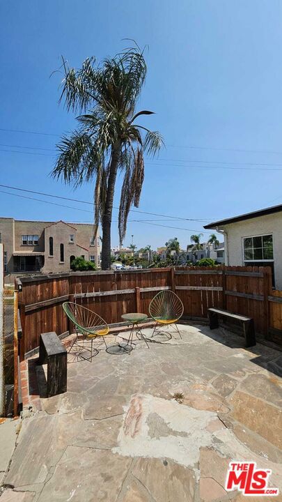 2615 W Edgehill, Los Angeles CA: https://media.crmls.org/mediaz/09d26f10-ad00-49f3-b65f-c9f1049df766.jpg