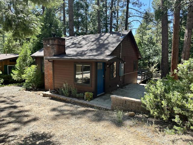 54970 Daryll, Idyllwild CA: https://media.crmls.org/mediaz/09d2f7fb-a743-4dd1-bf53-ce0d69b7b6a4.jpg