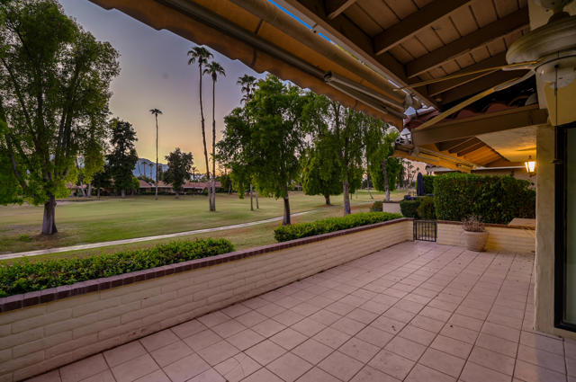239 Santa Barbara Circle, Palm Desert, CA 92260