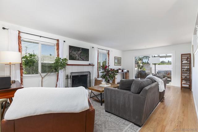 3581 Mount Abbey Ave, San Diego CA: https://media.crmls.org/mediaz/09d39107-32a3-48bd-8e66-2e7c1a369ade.jpg