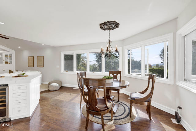 Detail Gallery Image 12 of 30 For 832 Valley Crest St, La Canada Flintridge,  CA 91011 - 5 Beds | 5/1 Baths