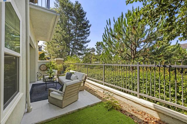 24 Dauphine, Newport Coast CA: https://media.crmls.org/mediaz/09d4c0d9-4956-4e21-add9-0c31d9415239.jpg