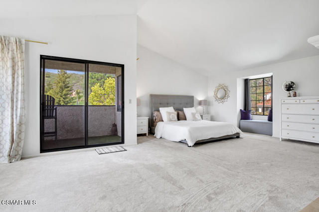 6057 Rainbow Hill Road, Agoura Hills CA: https://media.crmls.org/mediaz/09d507f1-5442-4771-9e8a-653d7826da89.jpg