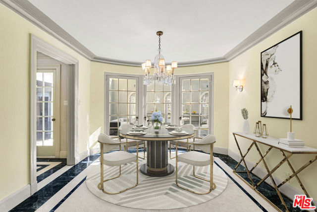 803 N Rexford Drive, Beverly Hills CA: https://media.crmls.org/mediaz/09d51839-fdab-455d-b727-e6d8cb86fc36.jpg