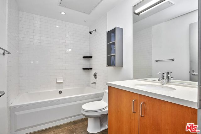 1855 Industrial Street, Los Angeles CA: https://media.crmls.org/mediaz/09d585f3-7af5-4d01-815d-07309e2f8dcc.jpg