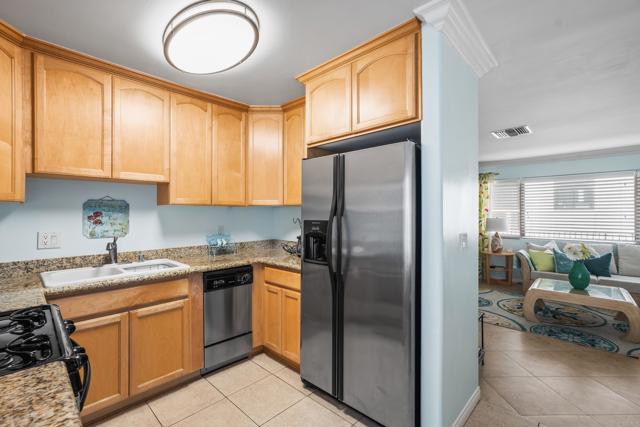 Detail Gallery Image 11 of 28 For 1052 Isabella Ave #D,  Coronado,  CA 92118 - 2 Beds | 1 Baths