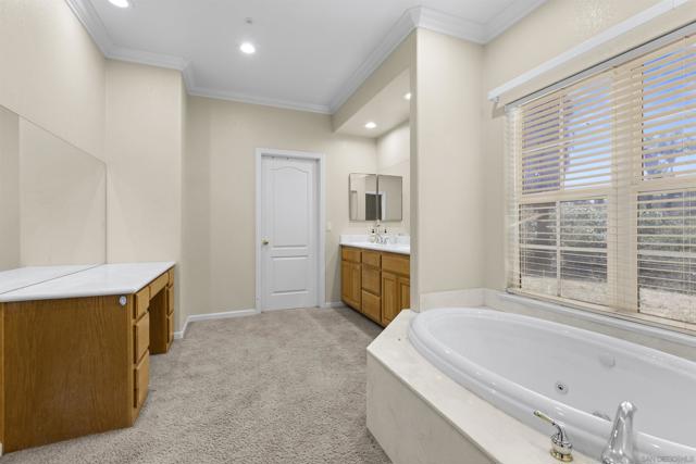 24849 Pappas Rd, Ramona CA: https://media.crmls.org/mediaz/09d5d940-8db4-4151-a0d6-ea7914adf687.jpg