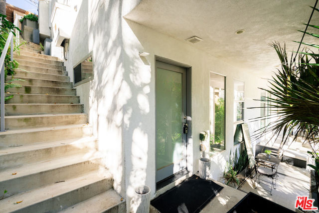2388 Kimridge Road photo 38