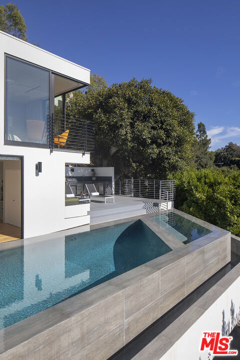 3 Bed Home for Sale in Los Angeles, California