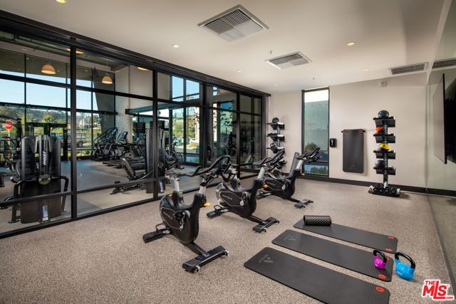 1101 N Main Street, Los Angeles CA: https://media.crmls.org/mediaz/09d718c4-3a96-4e49-bf4a-ec9624022440.jpg