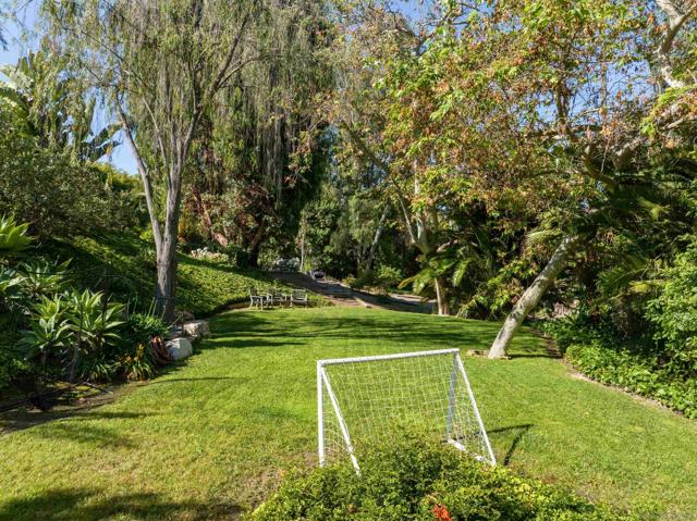 17550 Via De Fortuna, Rancho Santa Fe CA: https://media.crmls.org/mediaz/09d7235b-1eda-45ca-931c-6e302fdaa74b.jpg