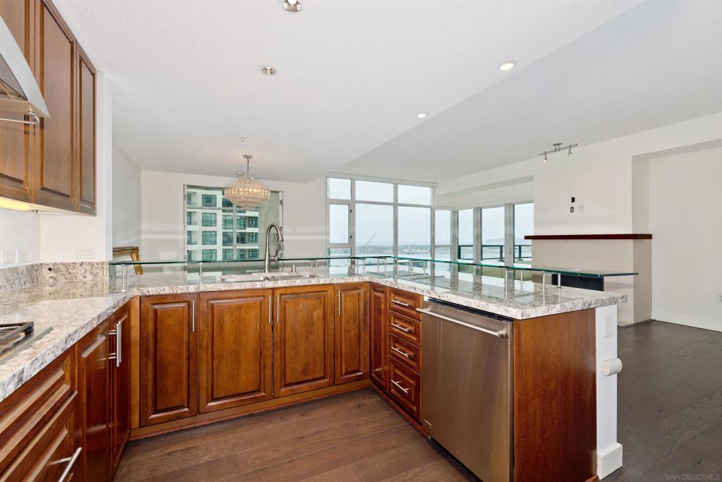 1205 Pacific - photo 12