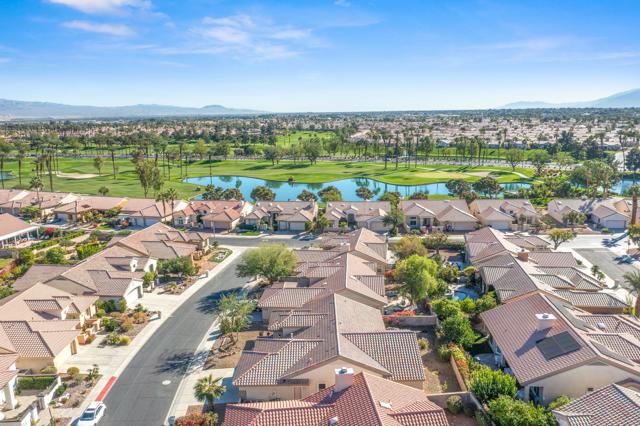 78147 Hunter Point Road, Palm Desert CA: https://media.crmls.org/mediaz/09d80d89-cec0-4698-abaf-c865f32d4376.jpg