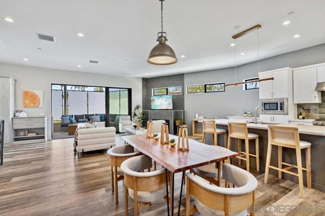 4161 Maryland St, San Diego CA: https://media.crmls.org/mediaz/09d92747-00a0-4c72-9637-e6e353d3b885.jpg
