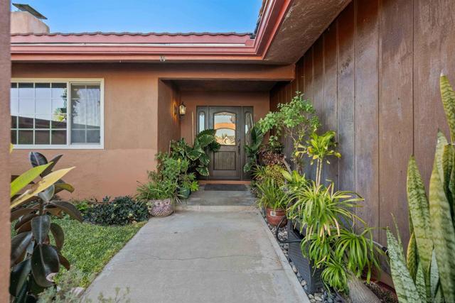 10009 Anoel Court, Spring Valley CA: https://media.crmls.org/mediaz/09d94b6c-0728-4634-b3c8-843ab42d5f35.jpg