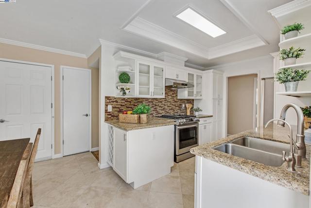 35573 Purcell Pl, Fremont CA: https://media.crmls.org/mediaz/09d9a5f8-9f03-4cd8-bc84-b8a493705fe4.jpg