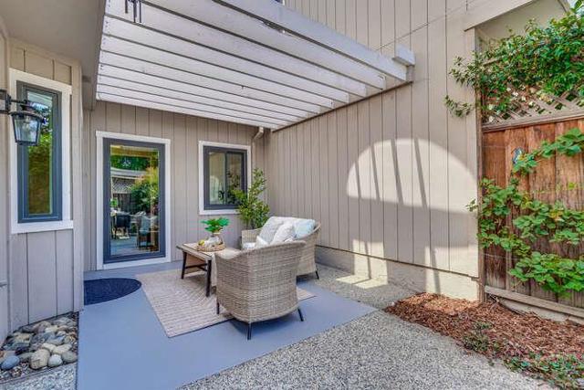 269 Bush Street, Mountain View CA: https://media.crmls.org/mediaz/09d9aab8-8137-44ef-acca-67059e32e1dd.jpg