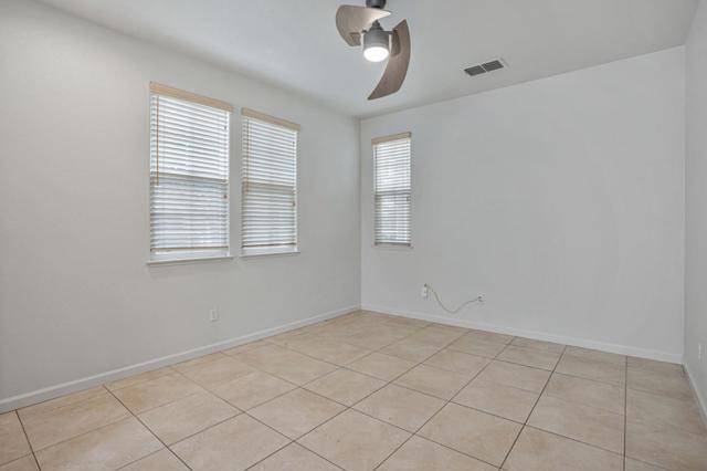 1658 Glenmore Drive, Fairfield CA: https://media.crmls.org/mediaz/09daf405-725d-461d-a3e1-050a9b5e0432.jpg