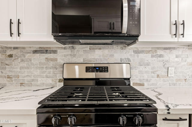 Detail Gallery Image 9 of 44 For 9760 Jersey Ave #173,  Santa Fe Springs,  CA 90670 - 3 Beds | 3 Baths