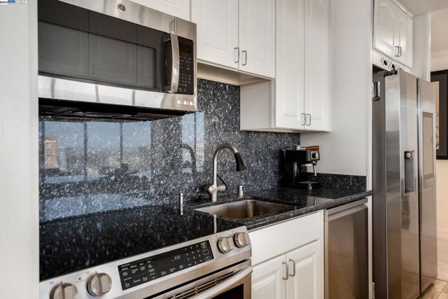Image 21 of 50 For 565 Bellevue  1903