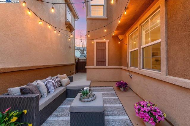 3989 Strafford Ct, Dublin CA: https://media.crmls.org/mediaz/09dbd5f9-5c2c-4a3b-9371-27359f1dd07c.jpg