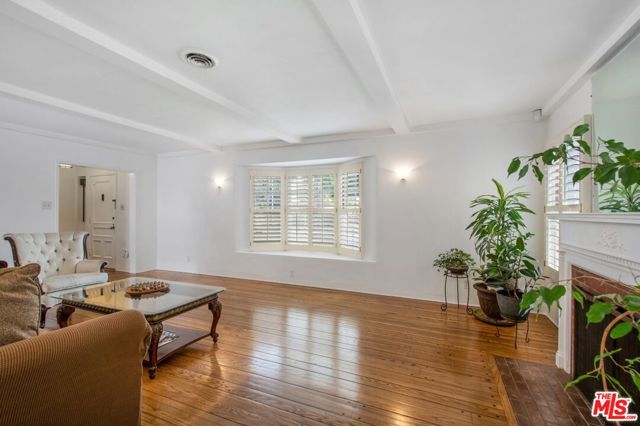 3408 W Martin Luther King Jr Boulevard, Los Angeles CA: https://media.crmls.org/mediaz/09dc123a-872e-46b6-a955-55514ba10096.jpg
