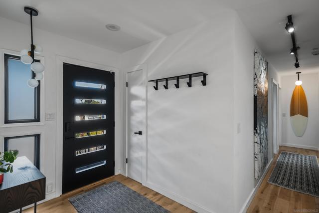 5511 Trinidad Way, San Diego CA: https://media.crmls.org/mediaz/09dc54d4-4843-4f1c-ab27-b9a7b88c5c02.jpg