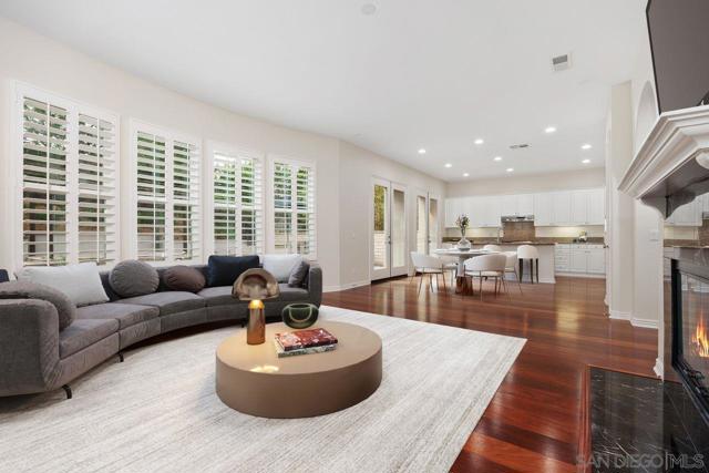 4772 Sunset Heights Ct, San Diego CA: https://media.crmls.org/mediaz/09dc9c19-d093-4043-89c7-f96ec1c48a37.jpg
