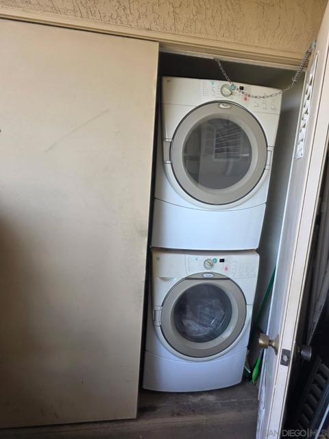 8644 New Salem St, San Diego CA: https://media.crmls.org/mediaz/09dd070d-ab7a-4add-9dab-f149ec1d6bab.jpg