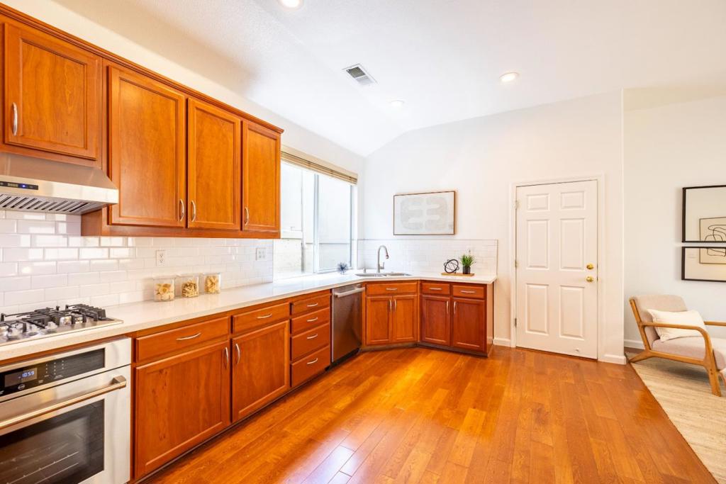 09Dd0831 De8B 4435 811C A33E50412294 121 Northcrest Drive, South San Francisco, Ca 94080 &Lt;Span Style='BackgroundColor:transparent;Padding:0Px;'&Gt; &Lt;Small&Gt; &Lt;I&Gt; &Lt;/I&Gt; &Lt;/Small&Gt;&Lt;/Span&Gt;