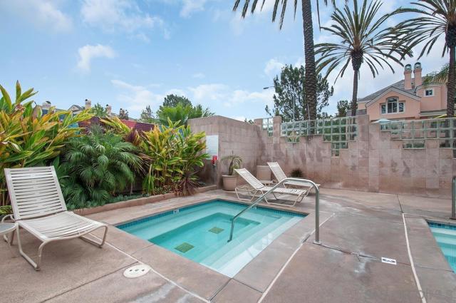 12674 Carmel Country Rd, San Diego CA: https://media.crmls.org/mediaz/09dd11da-c238-4d14-b00b-69310db0b643.jpg