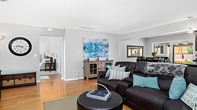 2682 Pickfair Ln, Livermore CA: https://media.crmls.org/mediaz/09dd66ea-362e-4541-bf83-4af67f82b946.jpg