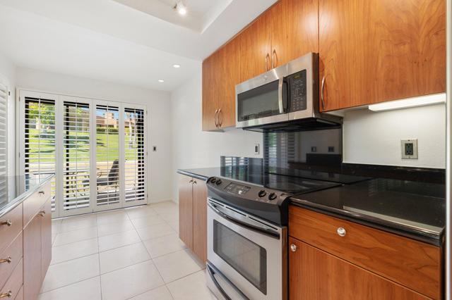 73481 Poinciana Place, Palm Desert CA: https://media.crmls.org/mediaz/09ded7fa-16a5-4fdc-a43b-972c607c6a21.jpg