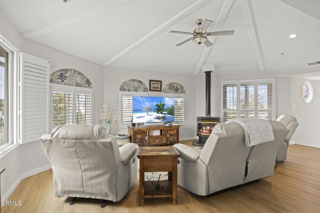 5270 W Wooley Road, Oxnard CA: https://media.crmls.org/mediaz/09dfb3ce-f369-49c9-9bbe-dae5b3dfa6c0.jpg