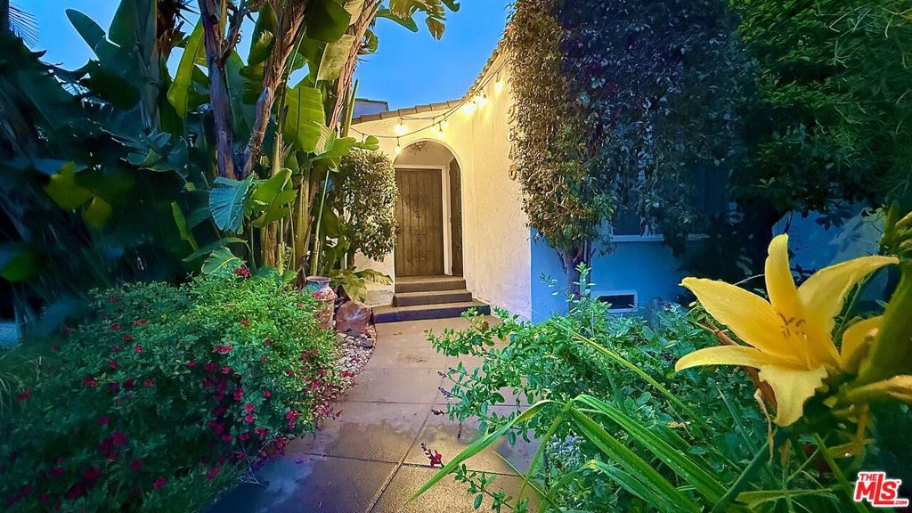 2640 Vineyard Avenue