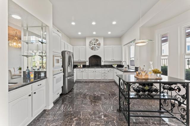 14082 Montfort Ct, San Diego CA: https://media.crmls.org/mediaz/09e02b43-cd5f-40b9-a19e-ad56fdbed0bc.jpg