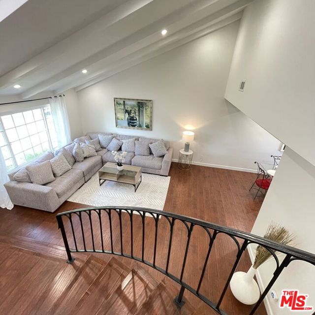 11158 Newcastle Avenue, Granada Hills CA: https://media.crmls.org/mediaz/09e0324b-0d83-45e6-92dd-bc0df65d1bc4.jpg