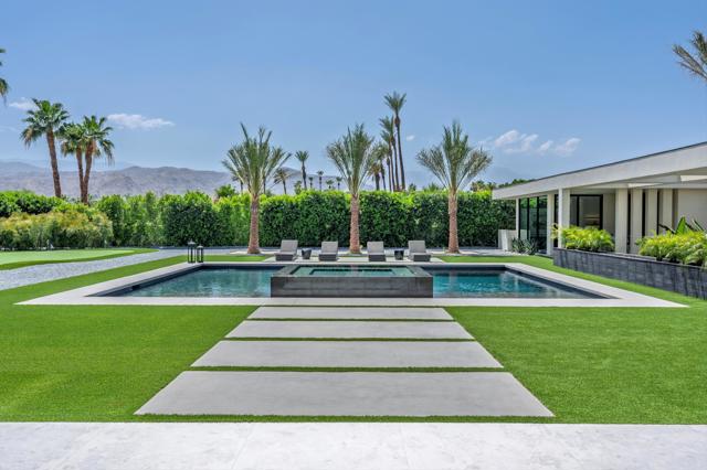 7 Makena Lane, Rancho Mirage CA: https://media.crmls.org/mediaz/09e03dc1-1936-4053-b198-763daa437bde.jpg