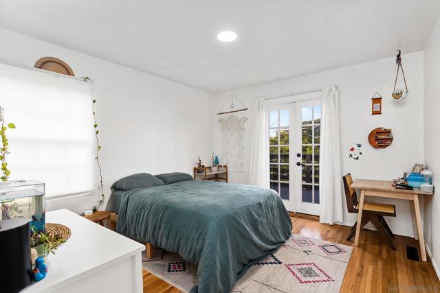 4021 Bernice Dr, San Diego CA: https://media.crmls.org/mediaz/09e05662-31be-4511-a155-d1916d80edf1.jpg