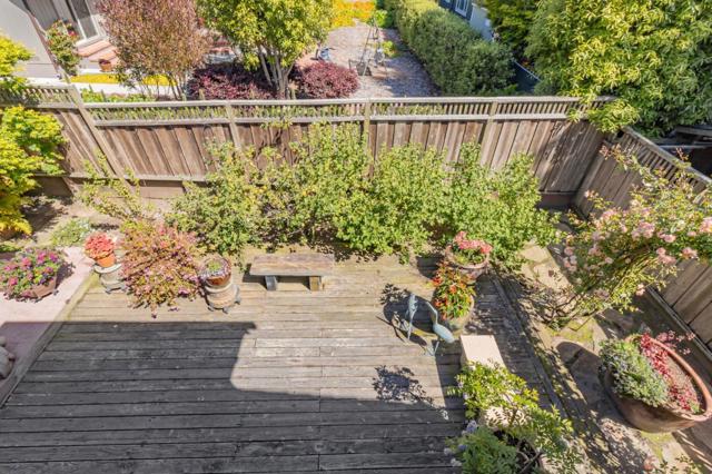 1025 Tamarind Street, Montara CA: https://media.crmls.org/mediaz/09e05b43-cb73-4d9e-8fed-158755459e54.jpg
