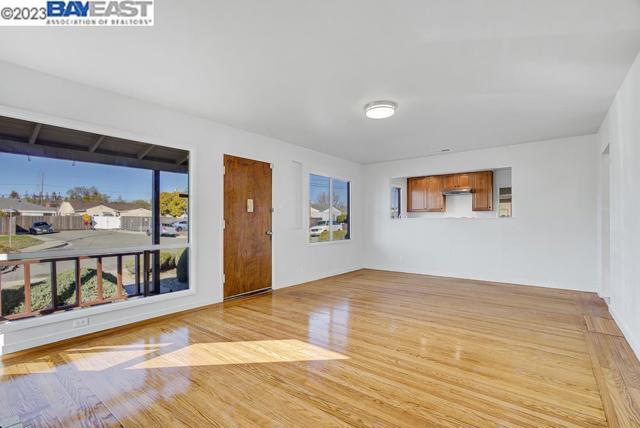 2285 Star Avenue, Castro Valley CA: https://media.crmls.org/mediaz/09e12871-3064-466d-9f49-9952142e9ed8.jpg