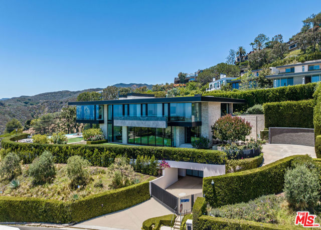 1601 Casale Road, Pacific Palisades, California 90272, 7 Bedrooms Bedrooms, ,1 BathroomBathrooms,Single Family Residence,For Sale,Casale,24350901