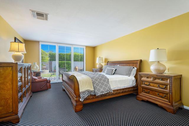 66 Dartmouth Drive, Rancho Mirage CA: https://media.crmls.org/mediaz/09e19653-2de0-47e5-be81-d534f3e68b93.jpg