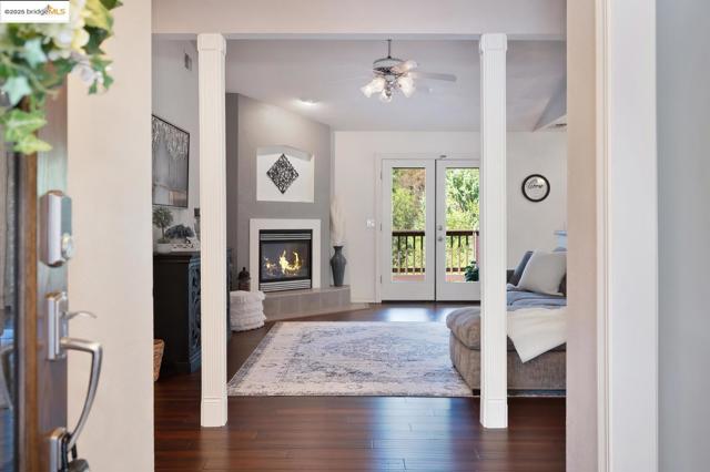 3196 Sudbury RD, Cameron Park CA: https://media.crmls.org/mediaz/09e1ab50-8b49-423c-8c34-d03e83c49aac.jpg